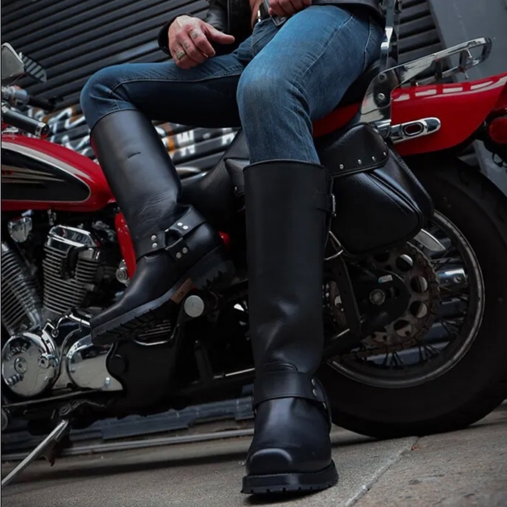 Embossy Harness Boot 18”